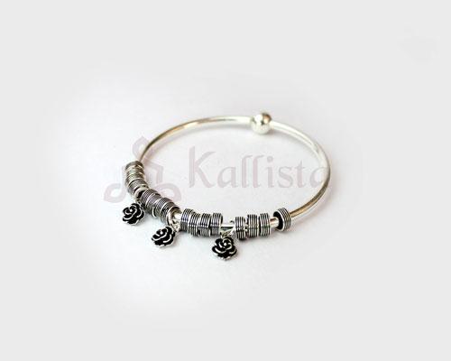 Silver dangling flower bracelet